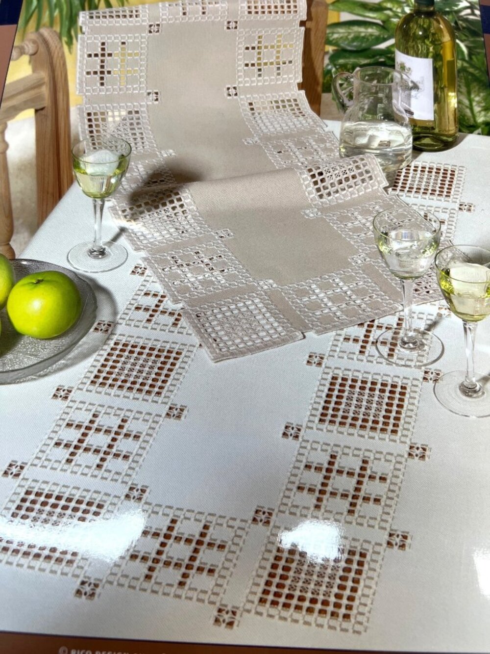 Hardanger Embroidery Pattern Book By Rico Design Stick-Idee Textiles Gestalten - Picture 3 of 3